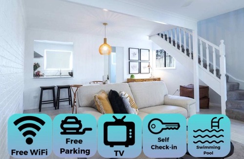 Springwood House | Rosewood Gardens 2bed1bath Springwood HOME