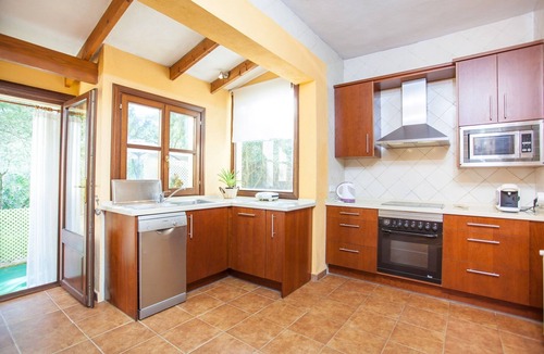 Son Serra de Marina Ski Chalet | Rudy - House In Son Serra De Marina. Free Wifi