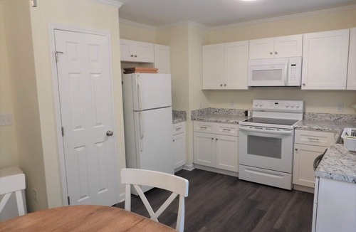 Merifield Acres House | Ruffin' It at Kerr Lake, New Home, Quiet Neighborhood in the Woods, Lake Access