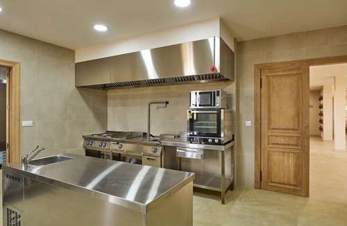 Posadas House | Rural House 'Dehesa El Alcornocal' with Private Pool, Wi-Fi and Air Conditioning