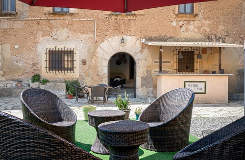 Roda de Bara House | Rustic House with Private Pool near the Beach