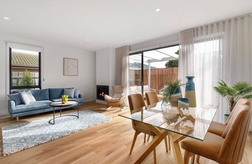 Rye House | Rye Local #3- Luxe townhouse, 300m to beach Linens incl -live like a local!