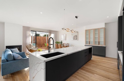 Rye House | Rye Local #3- Luxe townhouse, 300m to beach Linens incl -live like a local!