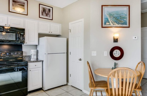 Orange Beach East Apartment | SALE! ~ Clean, Private, Adorable Condo AND Contact-free Check-In!