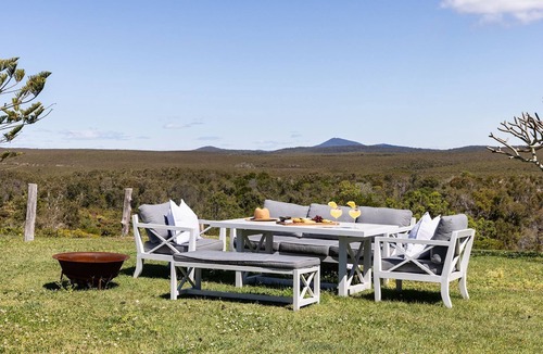 Angourie House | Salt Shack - Classic Angourie Beach Cottage Steps from Spooky Beach - Holiday Yamba