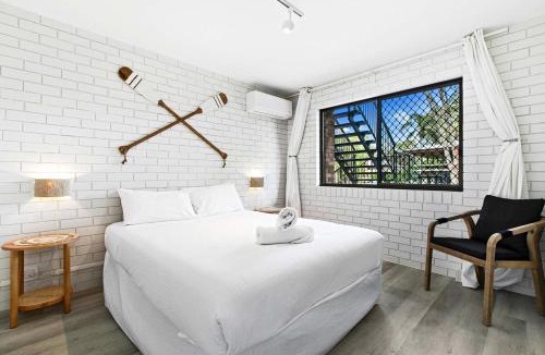 Traviston House | Salt & Stone Villas - on the beach, pets by app