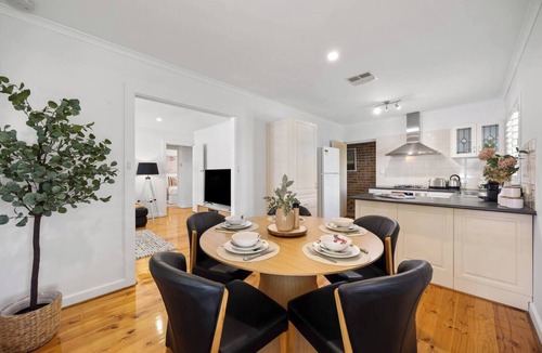Glenelg North Apartment | Saltair Retreat Moments to Marina Beach and Dining