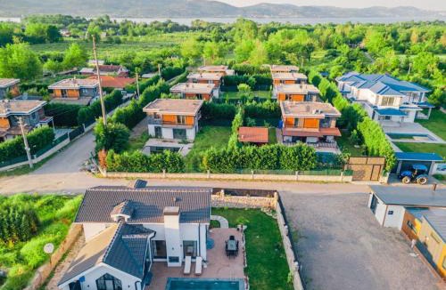 Yanik Villa | Sapanca İnci Suit