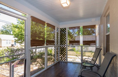 South Pensacola House | Seabird Shack: Dog Friendly, Downtown Pensacola!