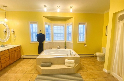 Cow Head Bed & Breakfast | Seabreeze Oceanfront Retreat: Cozy Rooms, Local Charm & Stunning Views