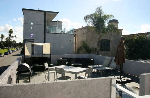 Santa Ana Heights Apartment | Seashore Up · Whitewater view Luxury condo