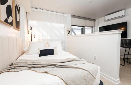 Downtown Apartment | Seaside Serenity - Chic Santa Monica Studio