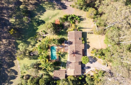 North Nowra House | Secluded escape close to Berry, Kangaroo Valley, Beaches, Wineries & Rivers.