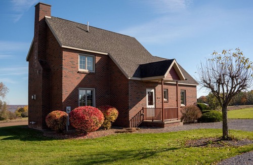 Geneva House | Seneca Cottage [Bella Vista Cottages] , Bella Vista Cottages