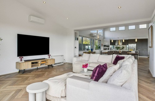 Fingal House | Serena House - Coastal luxury escape in Fingal