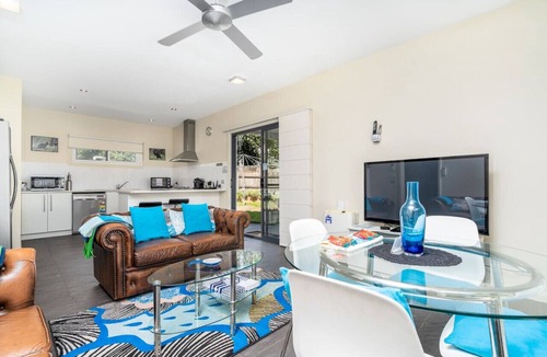 Griffith Apartment | Serene 2BR House near the heart of Kingston
