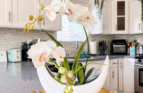 Los Angeles Condo | "Serenity" 3Bed~3Bath By BMO~Crypto~So-Fi~DTLA~USC