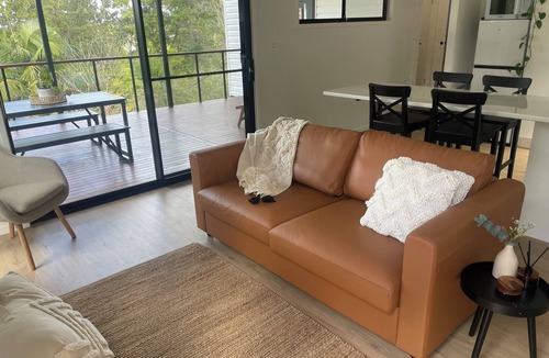 Doonan Cottage | Shambarla - Doonan Guest House. Nestled in the Noosa Hinterland