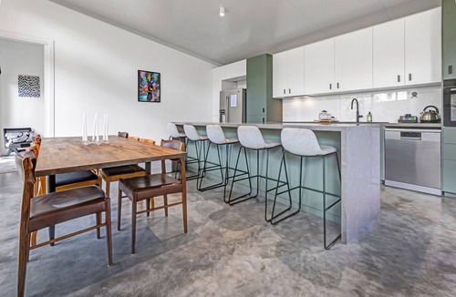 Raymond Island House | Sheoak: An ideal place to slow down and experience the charm of island life