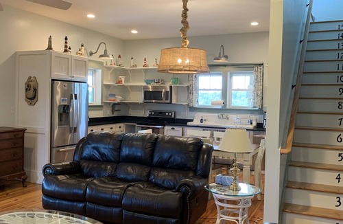 Carova Beach Cottage | Shore Relaxing ocean views and wild horses Farm house cottage dog friendly