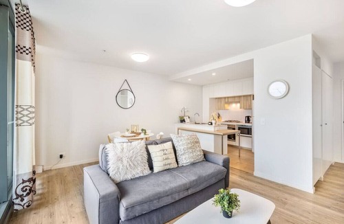 Hamilton Apartment | Simply stunning! Riverside 1BR apt @Hamilton