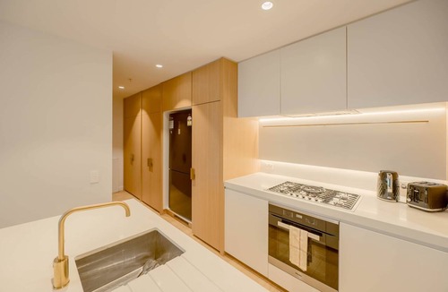 Box Hill Apartment | Sky One Grand Terrace Penthouse · 3BR 3Bath