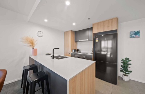 Belconnen Apartment | Sleek 2-Bed Apartment with Rooftop Garden Access