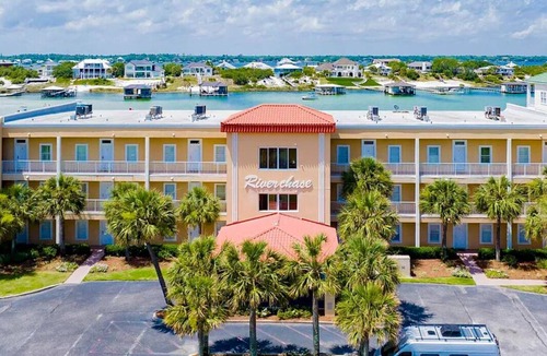 Orange Beach East Condo | SNOWBIRD SPECIAL with BOAT SLIP. A 3bd/3ba condo in lovely Orange Beach, AL