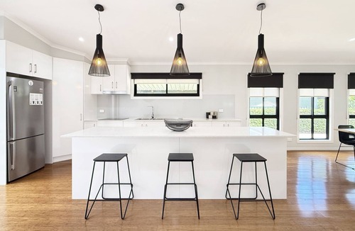 Bright House | Snowgum Bright Retreat - 2 Houses, 1 Location