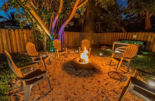 North Andrews Gardens House | So Flo Getaway, * Close to beach! *