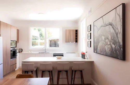 Hobart Central Business District House | 'Sobrina' - A home away from home in Sandy Bay
