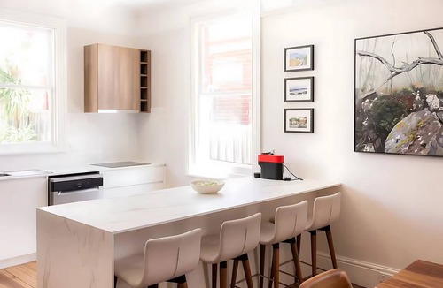 Hobart Central Business District House | 'Sobrina' - A home away from home in Sandy Bay