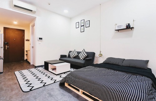 Nguyen Thai Binh Apartment | Soleil Saigon ★Pool Deluxe Studio 5' to Center ★Urban View