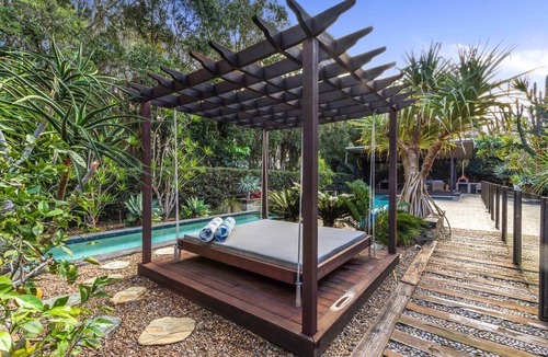 Twin Waters House | Solterra | Luxury 25m Pool, Spa and Coastal Acreage Mudjimba | 5Mins Airport