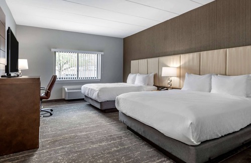 Somerset Hotel | Somerset Lofts, Ascend Hotel Collection