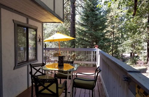 Arrowbear Lake Cabin | Somethings old, somethings new, clean and cozy just for you.
