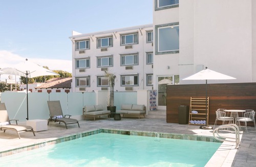 Newport Shores Apartment | Sonder Solarena | Double Queen Room