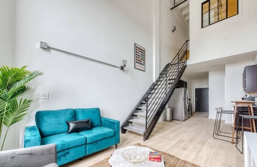Temae Apartment | Sosuite | 1BR Loft w W/D, Gym, Lounge