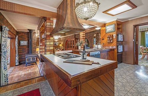 Margate House | Southern Edge Retreat Vintage Charm by the Bay