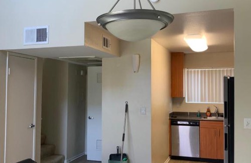 Woodland Hills Apartment | Spacious 1 Bedroom Apt in Woodland Hills CA