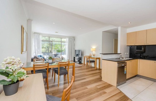 Turner Apartment | Spacious 2 Brm City-side