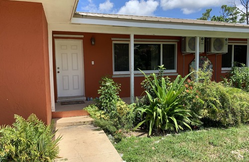 Freeport House | Spacious 3 Bed, 2 Bath Winter escape, near beach, includes car