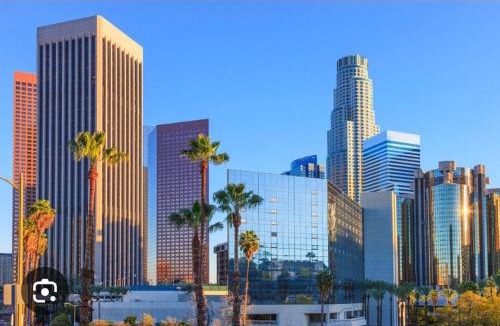 Los Angeles Apartment | Spacious 3 Bedroom 2 Bathroom Apartment with Free Onsite Parking