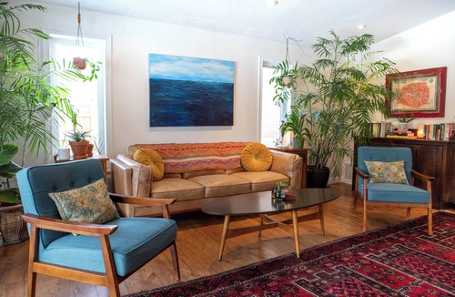 Elora House | Spacious 4 Bdrm Riverfront Home in the Heart of Elora: 8 min walk to the Mill!