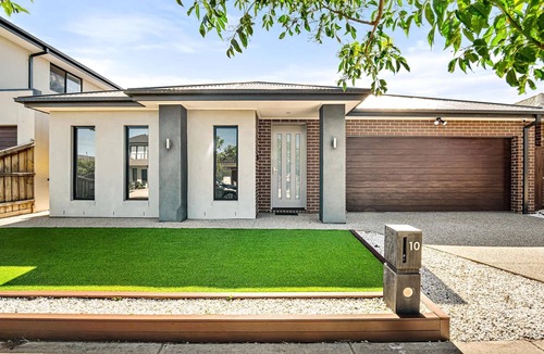 Plumpton House | Spacious 4-Bed Home with Private Outdoor Area