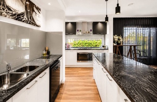 Manor Lakes House | Spacious 4-Bedroom Family Home in Manor Lakes