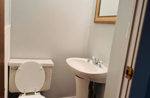North Buffalo House | Spacious 4-bedroom House Near UB & Niagara Falls