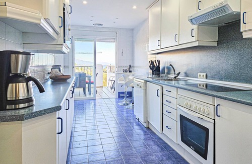 Bahia de Casares Ski Chalet | Spacious 4 Bedroom Townhouse in Bahia de Casares