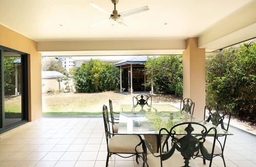 Upper Mount Gravatt House | Spacious 5BR | Prime Upper Mt Gravatt Location!