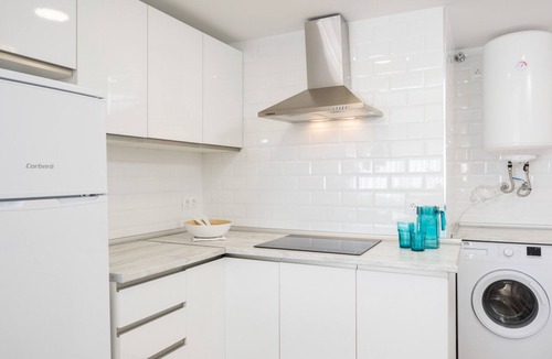 Plaza de Toros Vieja Apartment | Spacious 5-Bedroom Apartment near Guadalmedina River, Málaga